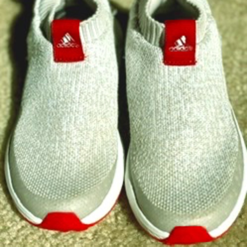 Adidas Girls Cloud Foam tennis shoes